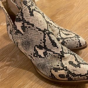 Chinese Laundry Booties